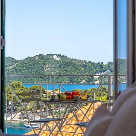 Noemia מלון דירות 3*